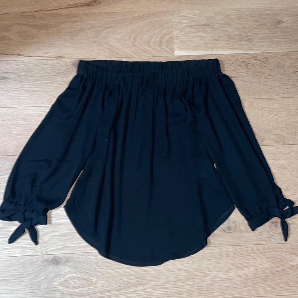 Off the shoulder long sleeve